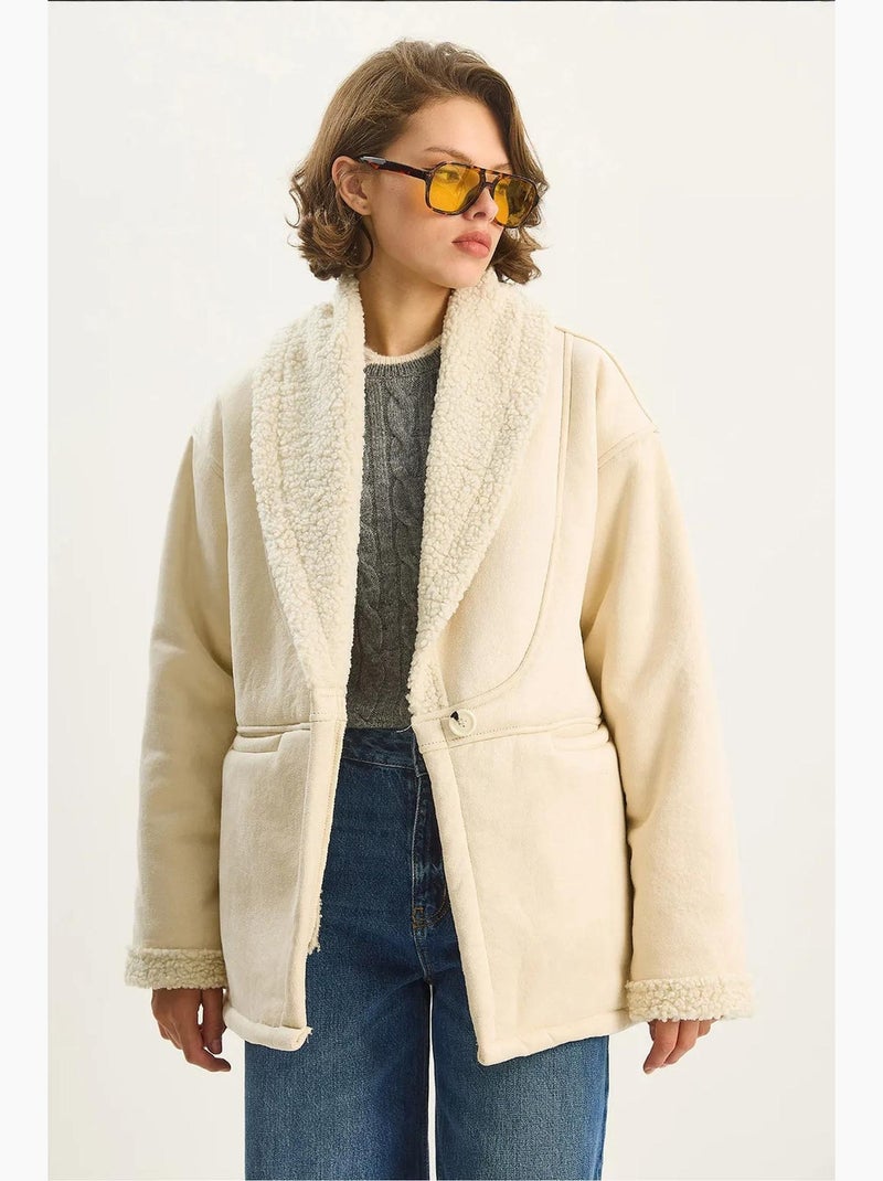 Manteau long boutonné en fausse fourrure lucci Crème - Kiabi