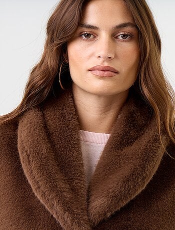 Manteau long en fausse fourrure