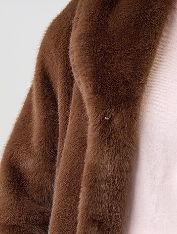 Manteau long en fausse fourrure