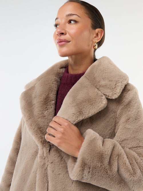Manteau long imitation fourrure - Kiabi