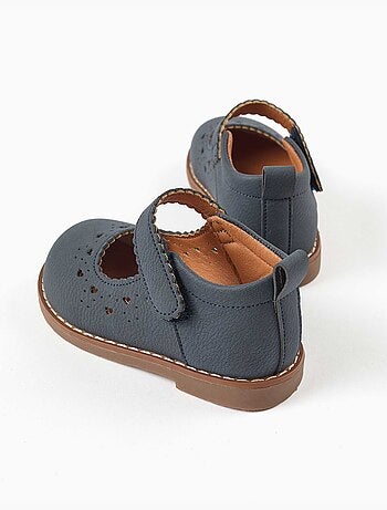 Mary jane schoenen met geperforeerde details