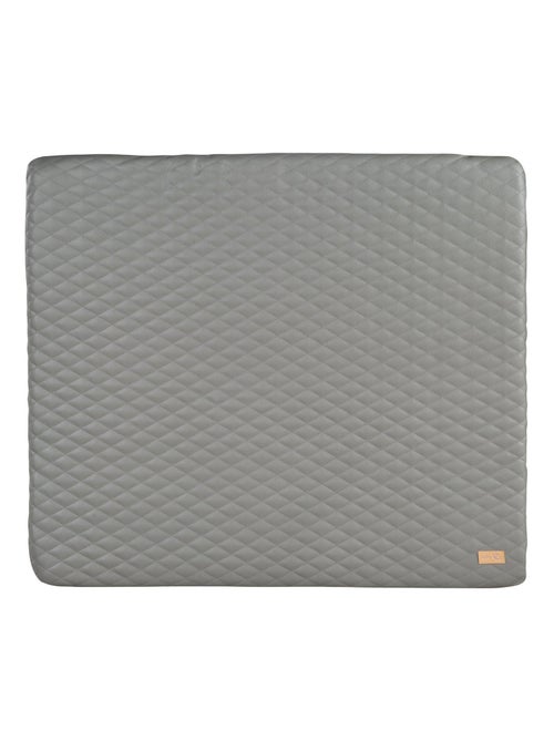 Matelas à langer matelassé déperlant en cuir PU 'Luxe' ROBA - Kiabi Matelas à langer matelassé déperlant en cuir PU 'Luxe' ROBA - Kiabi