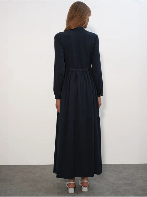 Maxi-jurk met patroon en knoopsluiting bdart - Kiabi Maxi-jurk met patroon en knoopsluiting bdart - Kiabi