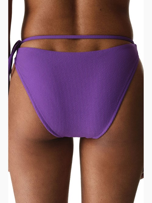 Melitona bikinibroekje met structuur en middelhoge taille penti - Kiabi Melitona bikinibroekje met structuur en middelhoge taille penti - Kiabi