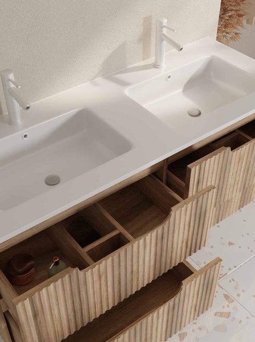 Meuble de salle de bain double vasque encastrée avec façade ondulée et rangements spacieux - Kiabi Meuble de salle de bain double vasque encastrée avec façade ondulée et rangements spacieux - Kiabi