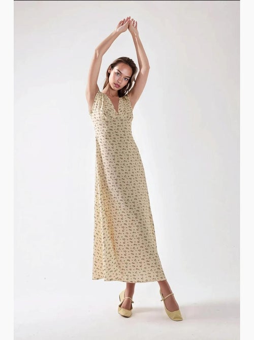 Midi-jurk met bloemen v-hals hiccup - Kiabi Midi-jurk met bloemen v-hals hiccup - Kiabi