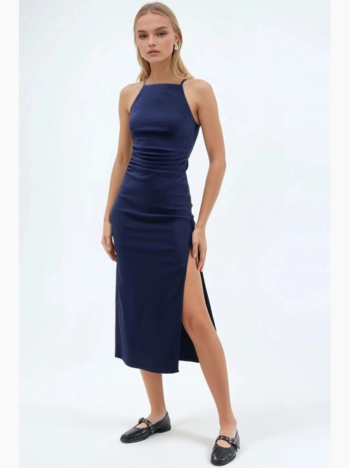 Midi-jurk met halternek en split hiccup - Kiabi Midi-jurk met halternek en split hiccup - Kiabi