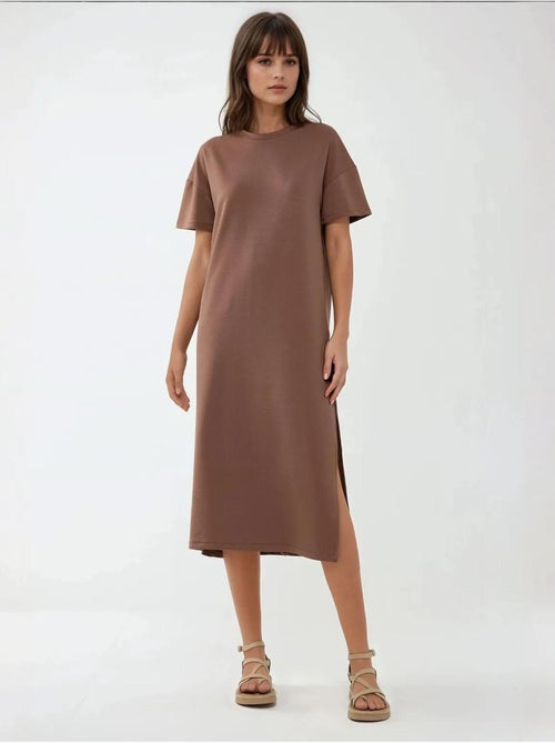 Midi-jurk met relaxte pasvorm en ronde hals hiccup - Kiabi Midi-jurk met relaxte pasvorm en ronde hals hiccup - Kiabi