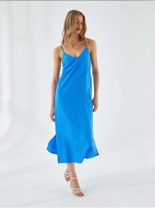 Midi-jurk met v-hals en split mixray - Kiabi Midi-jurk met v-hals en split mixray - Kiabi