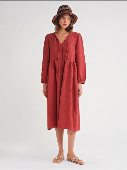 Midi-jurk met v-hals en striksluiting mixray - Kiabi Midi-jurk met v-hals en striksluiting mixray - Kiabi