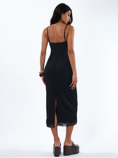 Midi-jurk met V-hals, kant en bodycon-pasvorm - Kiabi Midi-jurk met V-hals, kant en bodycon-pasvorm - Kiabi