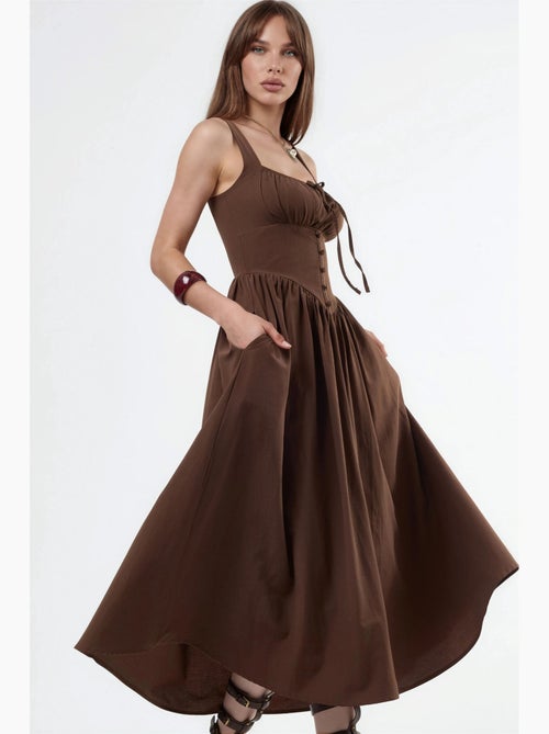 Midi-jurk met vierkante kraag en knoopdetail busem - Kiabi Midi-jurk met vierkante kraag en knoopdetail busem - Kiabi