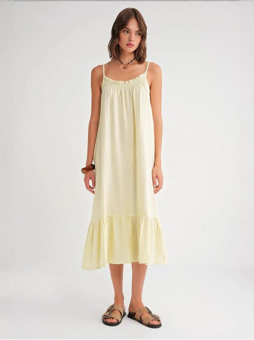 Midi mousseline jurk met ruchesdetail mixray - Kiabi Midi mousseline jurk met ruchesdetail mixray - Kiabi