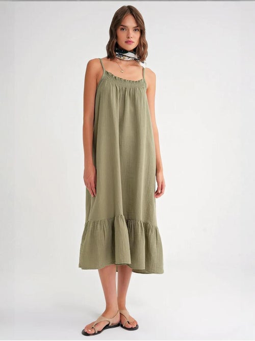 Midi mousseline jurk met ruchesdetail mixray - Kiabi Midi mousseline jurk met ruchesdetail mixray - Kiabi