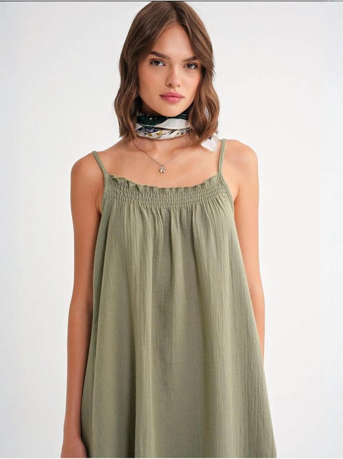 Midi mousseline jurk met ruchesdetail mixray - Kiabi Midi mousseline jurk met ruchesdetail mixray - Kiabi