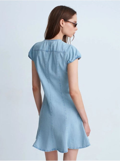 Mini denim jurk in a-lijn dilvin - Kiabi Mini denim jurk in a-lijn dilvin - Kiabi