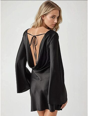 Mini-robe en satin à dos cascade