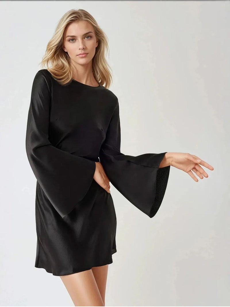 Mini-robe en satin à dos cascade Noir - Kiabi