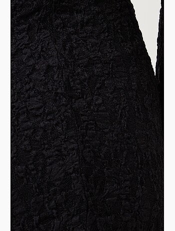 Mini-robe moulante en dentelle avec doublure hiccup