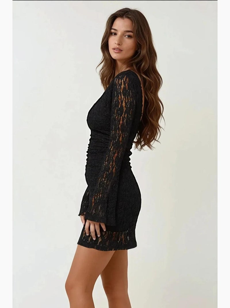 Mini-robe moulante en dentelle avec doublure hiccup Noir - Kiabi