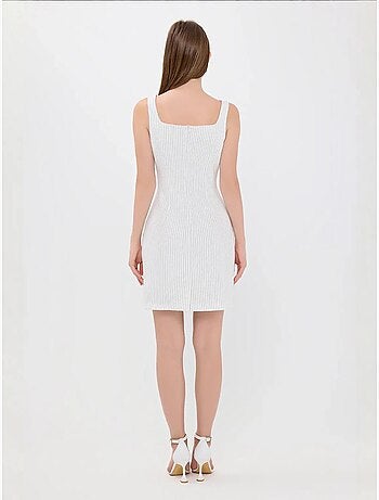 Mini-robe rayée sans manches à col carré