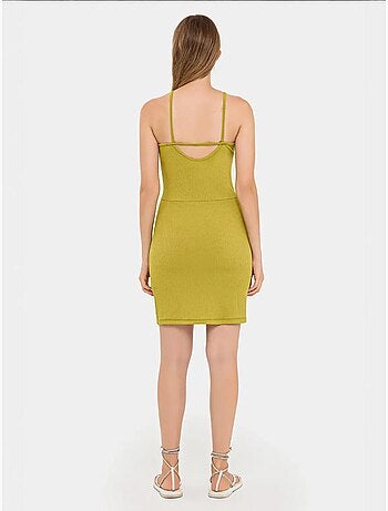 Mini-robe sans manches à col licou et fente latérale