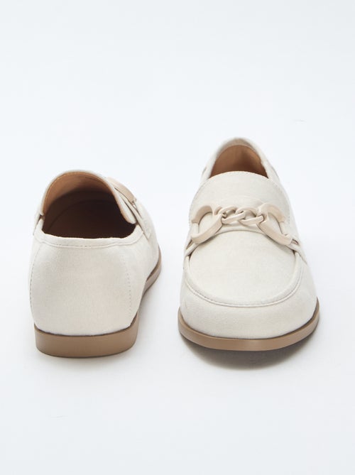 Mocassins type suédine avec bijou décoratif sur le dessus - Kiabi