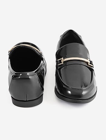 Mocassins vernies avec bijoux dorés fantaisies
