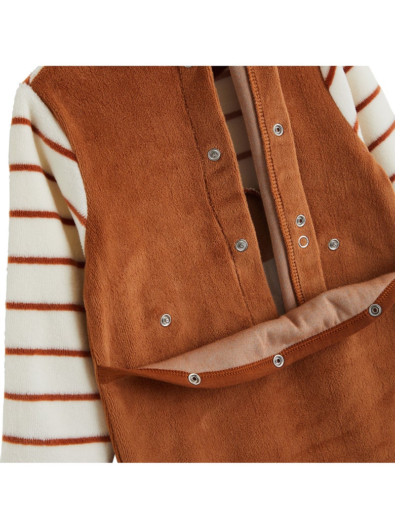 Mocha velours babypyjama Bruin - Kiabi