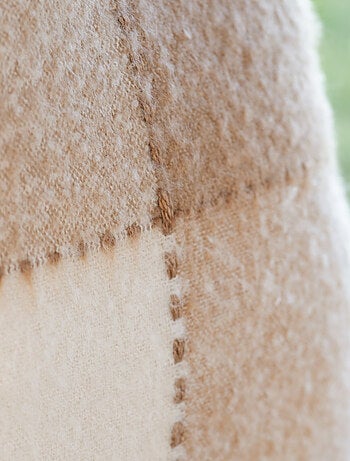 Mohair geruite kussenhoes