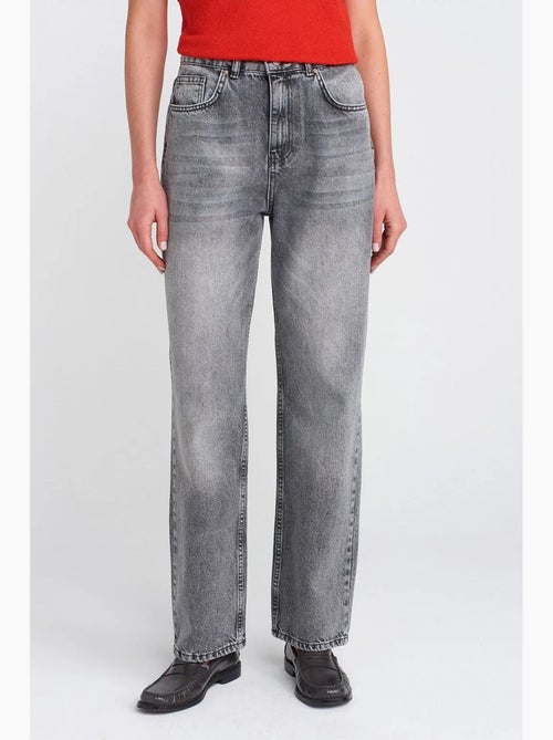 Mom jeans met hoge taille en rechte pijp dilvin - Kiabi Mom jeans met hoge taille en rechte pijp dilvin - Kiabi