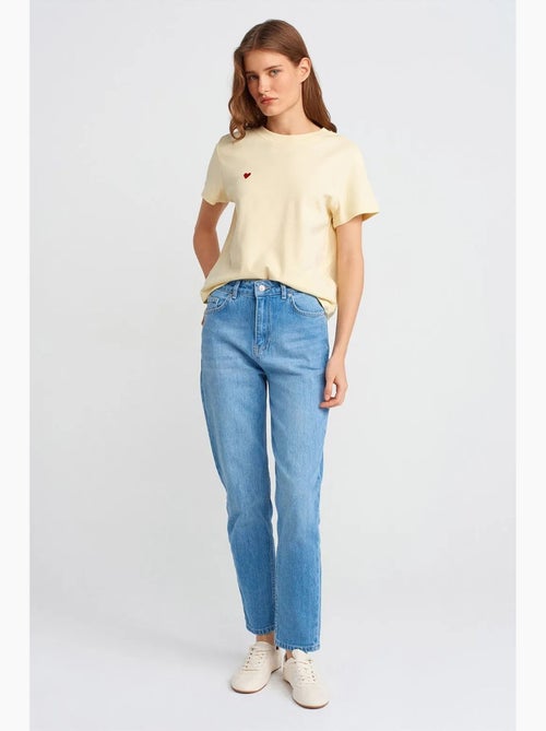 Mom jeans met hoge taille en rechte pijp dilvin - Kiabi Mom jeans met hoge taille en rechte pijp dilvin - Kiabi