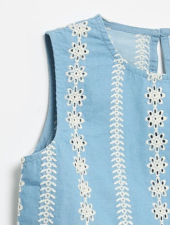 Mouwloze blouse met all-over geborduurde motieven