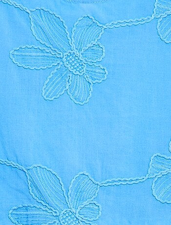 Mouwloze blouse met geborduurde bloemen