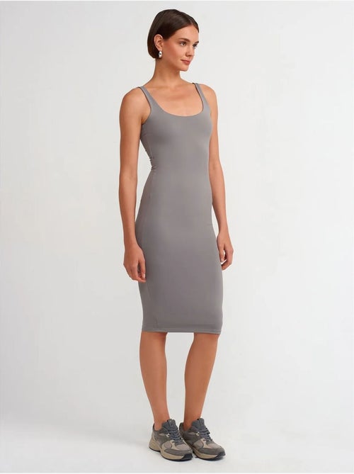 Mouwloze bodycon midi-jurk dilvin - Kiabi Mouwloze bodycon midi-jurk dilvin - Kiabi