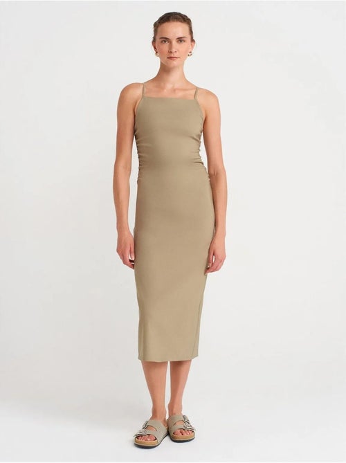 Mouwloze bodycon midi-jurk dilvin - Kiabi Mouwloze bodycon midi-jurk dilvin - Kiabi