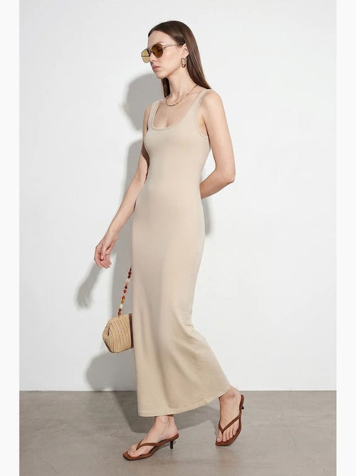Mouwloze bodycon midi-jurk dilvin - Kiabi Mouwloze bodycon midi-jurk dilvin - Kiabi