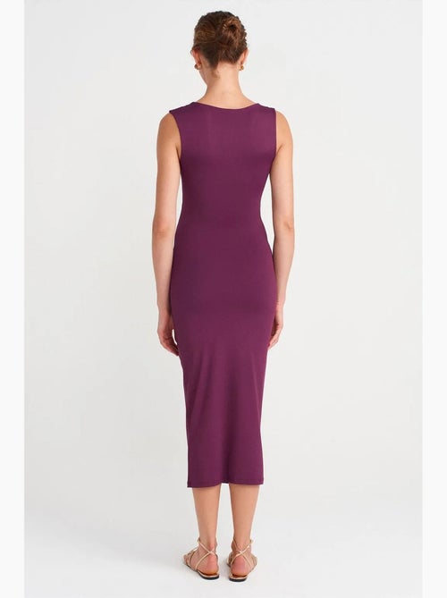 Mouwloze bodycon midi-jurk met accessoiredetail dilvin - Kiabi Mouwloze bodycon midi-jurk met accessoiredetail dilvin - Kiabi
