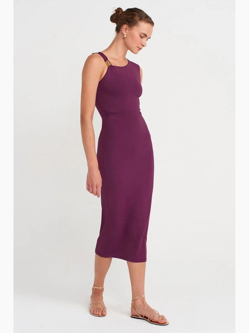 Mouwloze bodycon midi-jurk met accessoiredetail dilvin - Kiabi Mouwloze bodycon midi-jurk met accessoiredetail dilvin - Kiabi