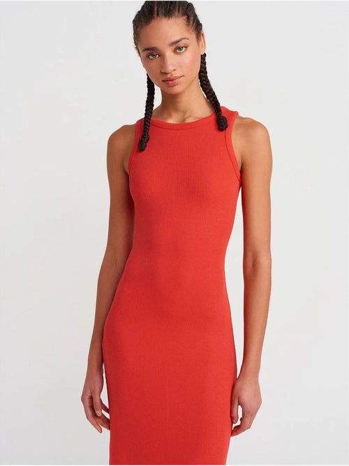 Mouwloze bodycon midi-jurk met split dilvin - Kiabi Mouwloze bodycon midi-jurk met split dilvin - Kiabi
