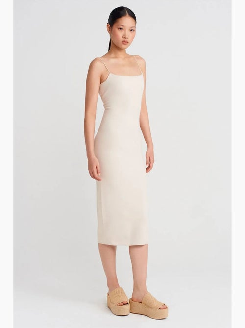 Mouwloze bodycon midi-jurk met uitsnijding dilvin - Kiabi Mouwloze bodycon midi-jurk met uitsnijding dilvin - Kiabi