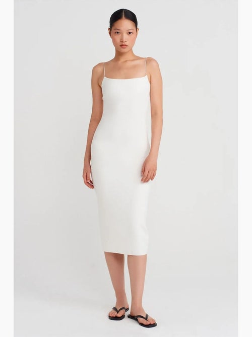 Mouwloze bodycon midi-jurk met uitsnijding dilvin - Kiabi Mouwloze bodycon midi-jurk met uitsnijding dilvin - Kiabi