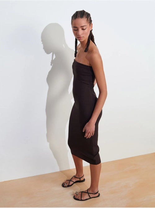 Mouwloze bodycon midi-jurk zonder bandjes dilvin - Kiabi Mouwloze bodycon midi-jurk zonder bandjes dilvin - Kiabi
