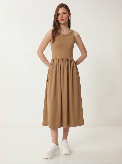 Mouwloze midi-jurk met ronde hals istanbul - Kiabi Mouwloze midi-jurk met ronde hals istanbul - Kiabi