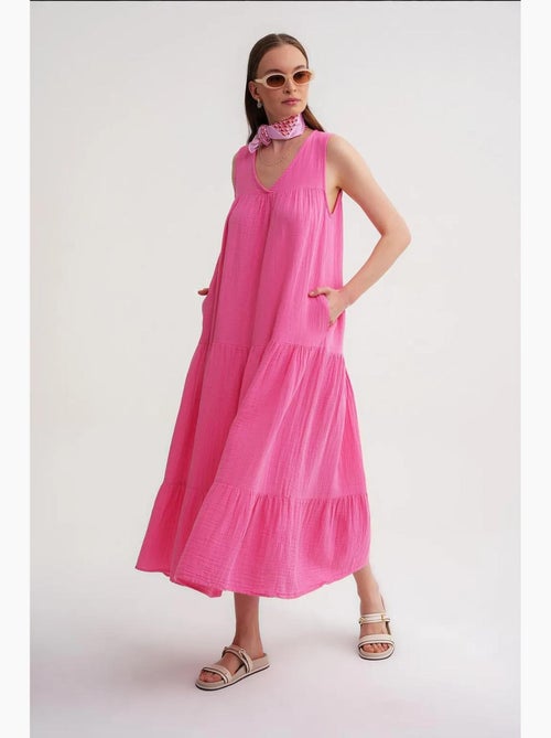 Mouwloze midi-jurk van mousseline met v-hals en zakken mixray - Kiabi Mouwloze midi-jurk van mousseline met v-hals en zakken mixray - Kiabi