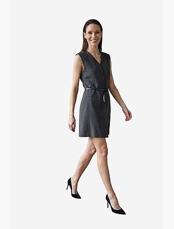 Mouwloze mini shiftjurk met v-hals en ceintuur my fashion