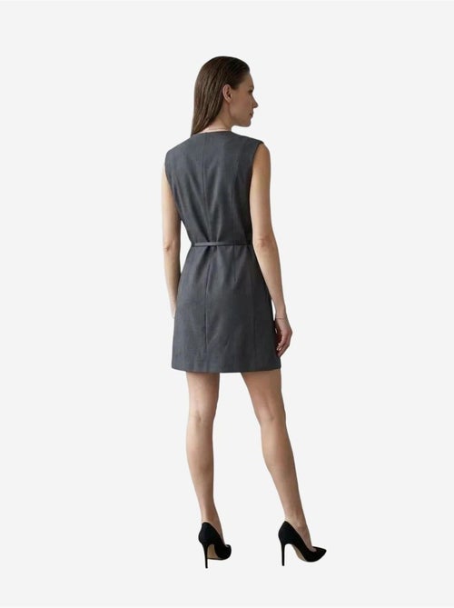 Mouwloze mini shiftjurk met v-hals en ceintuur my fashion - Kiabi Mouwloze mini shiftjurk met v-hals en ceintuur my fashion - Kiabi