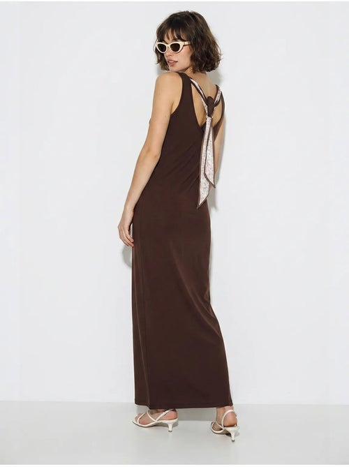 Mouwloze rechte maxi-jurk met split lucci - Kiabi Mouwloze rechte maxi-jurk met split lucci - Kiabi
