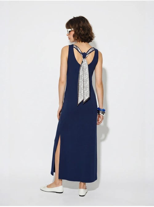 Mouwloze rechte maxi-jurk met split lucci - Kiabi Mouwloze rechte maxi-jurk met split lucci - Kiabi