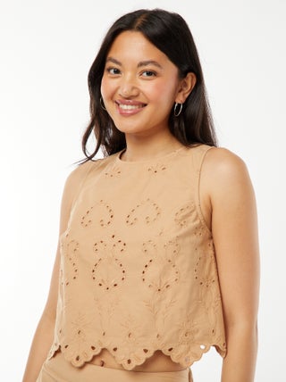 Mouwloze top met broderie anglaise